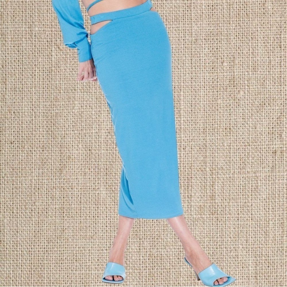 Elegant Blue Women's Skirt - Picture 3 of 3